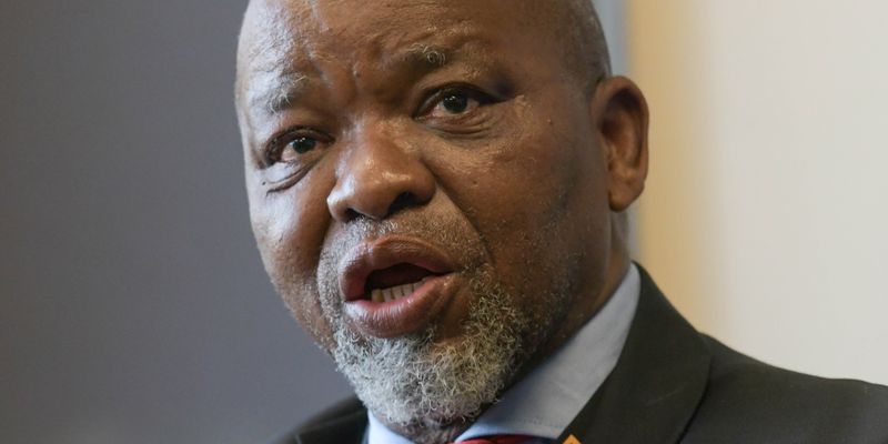 Mantashe slams Eskom as 1,759MW of renewables signed up