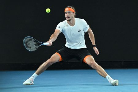 Sabalenka, Zverev beat the heat to reach Australian Open semi-finals as organisers suspend matches

