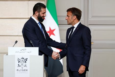 Trump meets Syrian president, urges him to establish ties with Israel