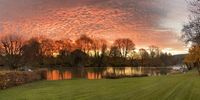 Thames autumn sunrise #nofilter. Photographer: Rob Schuter