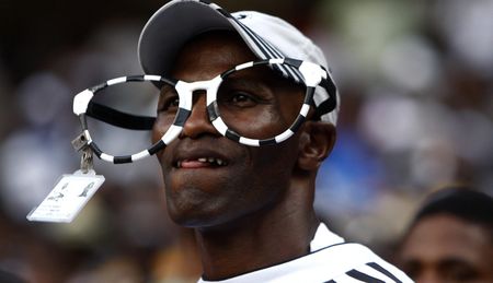 Orlando Pirates win after surviving bizarre red card