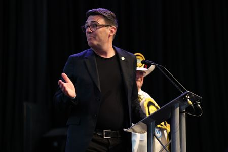 Andy Burnham’s election win paves way for bid to oust UK PM Starmer