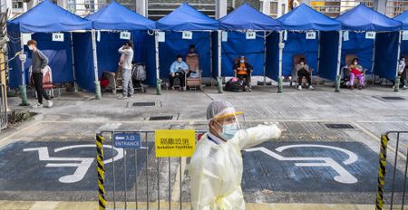 US new infections slow to pre-Omicron level; South Africa registers 2,334 new cases