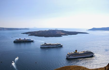Greece takes action against overtourism, short-term leasing
