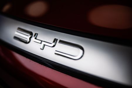 New BYD Hybrid Can Drive Non-Stop for More Than 2,000 Kilometers
