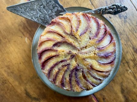 An upside down nectarine cake for a tea time treat