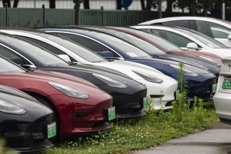 Tesla Shows Progress on Profit as Investors Seek Perfection