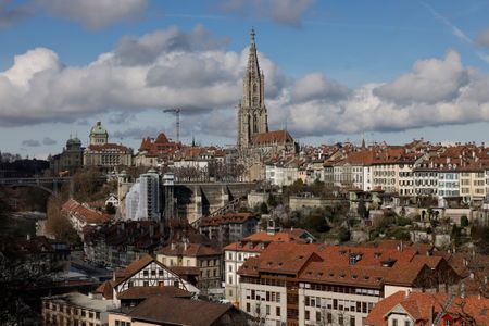 Swiss widen bank data sharing with US in tax dodging clampdown
