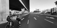 Cycling through Cape Town. Photographer: Rens Rezelman