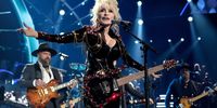 Photo Essay-Dolly Parton dies