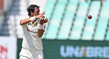 Bad light in the first Proteas-Aussies Test reignites the pink ball debate