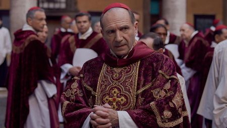 Conclave: a riveting movie that transforms a papal election into a locked-room thriller