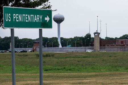 US Supreme Court sides with Tennessee to allow its first execution of a woman in 200 years
