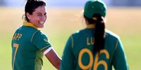 Marizanne Kapp (left) of South Africa celebrates a wicket during the 2022 ICC Women’s Cricket World Cup match between South Africa and England at Bay Oval on 14 March 2022 in Tauranga, New Zealand. (Photo: Fiona Goodall / Getty Images)