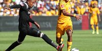 Siphiwe Tshabalala of Kaizer Chiefs evades tackle from Happy Jele of Orlando Pirates during the 2017/18 Absa Premiership football match between Orlando Pirates and Kaizer Chiefs at Soccer City, Soweto on 03 March 2018 ©Gavin Barker/BackpagePix