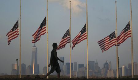 South Carolina sheriff refuses to lower flag for Mandela