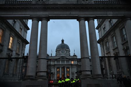 Irish parliamentary speaker defeats no confidence motion