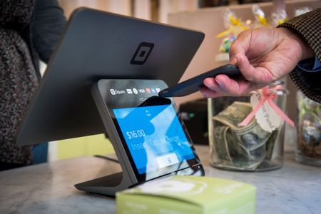 Apple to Rival Square by Turning iPhones Into Payment Terminals