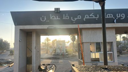 Israel gains control of Rafah border crossing; ceasefire differences can be resolved — US