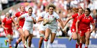 Ellie Kildunne of England breaks away to score her team's first try during the Women's Rugby World Cup 2025 Bronze Final match between New Zealand and France at Twickenham Stadium on September 27, 2025 in London, England. (Photo by Mike Hewitt/Getty Images)