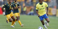 PRETORIA, SOUTH AFRICA - SEPTEMBER 23: Grant Kekana of Mamelodi Sundowns in action with Edson Castollo and Ashley Du Preez of Kaizer Chiefs during the MTN8 semi final, 2nd leg match between Mamelodi Sundowns and Kaizer Chiefs at Lucas Moripe Stadium on September 23, 2023 in Pretoria, South Africa. (Photo by Gallo Images)