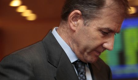 Glencore battles to save its bid for Xstrata