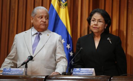 Venezuela court endorses Chavez inauguration delay