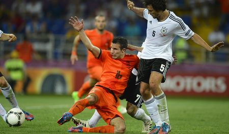 Euro 2012: Gomez double gives Germany 2-1 win against Dutch
