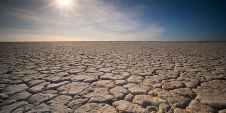 Weather experts issue alert over looming El Niño as sea surface temperatures hit record highs