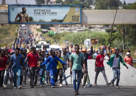 Nigeria tells South Africa to curb xenophobic attacks on migrants, questions state response