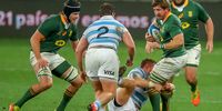 Kwagga Smith of the Springboks  is supported by teammates Nicolaas Janse van Rensburg (left) and Frans Malherbe (right) during The Rugby Championship match against Argentina at Nelson Mandela Bay Stadium in Gqeberha on 21 August 2021. (Photo: Gordon Arons / Gallo Images)