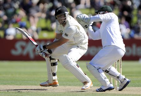 SA vs NZ Test - a slow start to a delicate balance