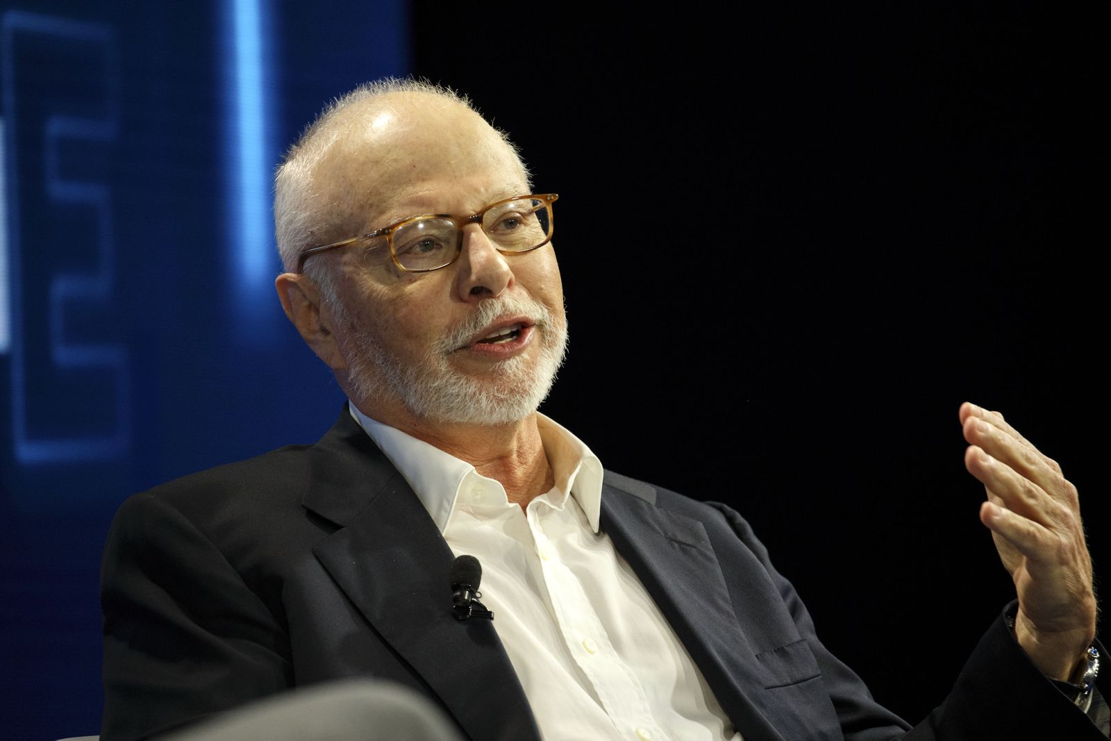 Activist Elliott Builds $1 Billion Anglo American Stake