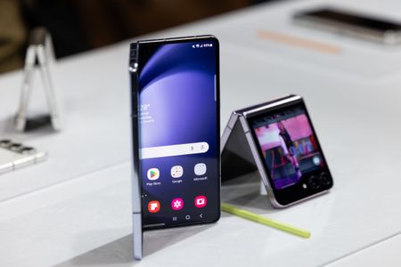 Samsung makes rare apology after results sag despite AI boom