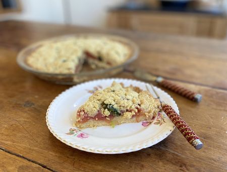 Lockdown Recipe of the Day: Preserved Quince & Fig Crumble