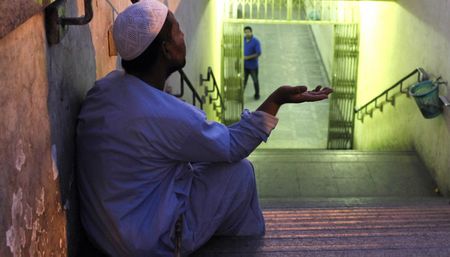 Nervous Egypt prepares to scrap subsidies