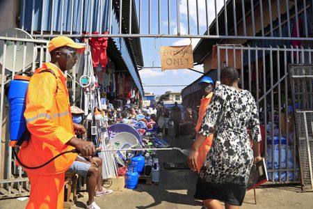 Zimbabwe to resume flights from Thursday in boost to tourism