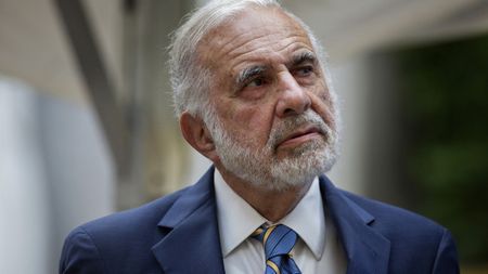 Icahn Nominates 2 Directors for McDonald’s Board Over Pig Policy