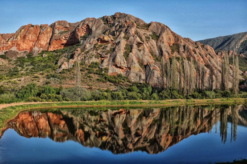 The Klein Karoo’s Red Stone Hills: Small potatoes for geologists, high value for photographers