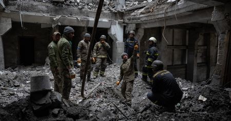 Troops cross Dnipro River into Russian-held territory; Kyiv will receive US long-range missiles 'regularly’