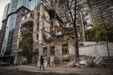 Putin tightens security as attacks spread; Russian authorities leave city of Kherson