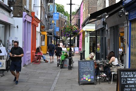 UK’s Burnham to tackle vape, betting shops in search of high street revival