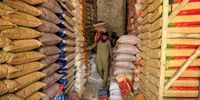Pakistani laborers unloads flour at a wholesale grocery market in Peshawar, Pakistan, 14 February 2023. Staff-level talks between Pakistan and the International Monetary Fund in Islamabad ended, on 09 February, without an agreement, further delaying the disbursement of 1.2 billion USD in funding critical to the South Asian country to avoid a debt default. Pakistan is facing severe economic challenges, including a balance-of-payment crisis and shrinking foreign exchange reserves, which fell to 2.916 billion USD last week and are enough for only 16 or 17 days of imports, according to central bank data.  EPA-EFE/BILAWAL ARBAB