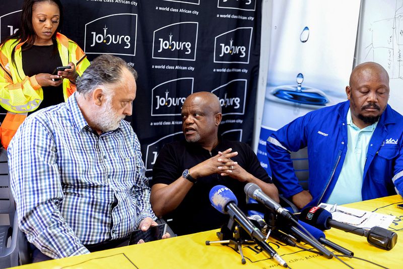 Desperate for dignity: Joburg man explains angry ‘smell me’ encounter with mayor over water crisis