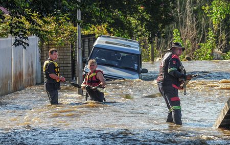 Parys residents in the Free State pick up the pieces after Vaal River bursts its banks