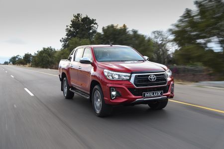 Toyota Hilux D/Cab 2.8 GD-6 Raider 4x4 Manual: Benchmark bakkie