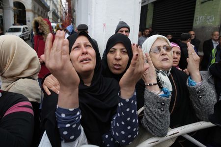 257 dead as military plane crashes in Algeria