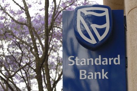Mozambique Court Clears Standard Bank Unit CEO of Forex Charges