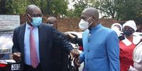 Health Minister Dr Zweli Mkhize and Gauteng Premier David Makhura during Mkhize’s visit to some Gauteng vaccine facilities on Thursday 8 April 2021. (Photo: Bheki Simelane)