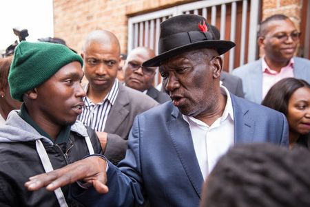 In Photos: Bheki Cele versus Hermanus protesters